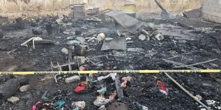 Seis niños y un adulto mueren quemados tras explotar un tanque de gas, en Morelia