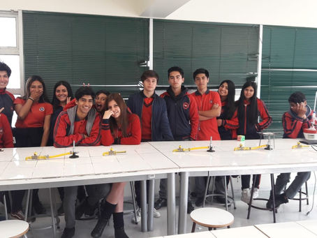 Taller de Ciencias Visita UST