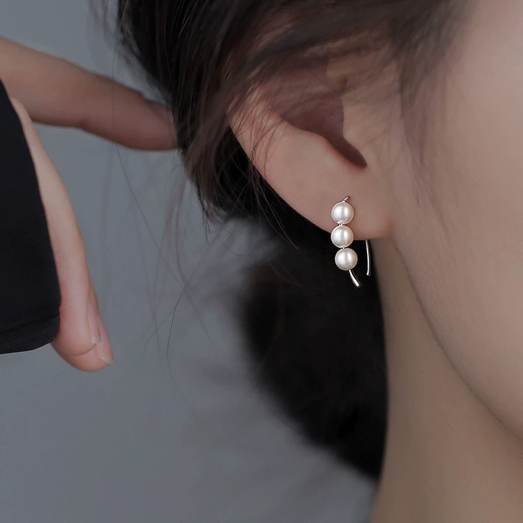 Thumbnail: Luna Pearl Stud Earrings