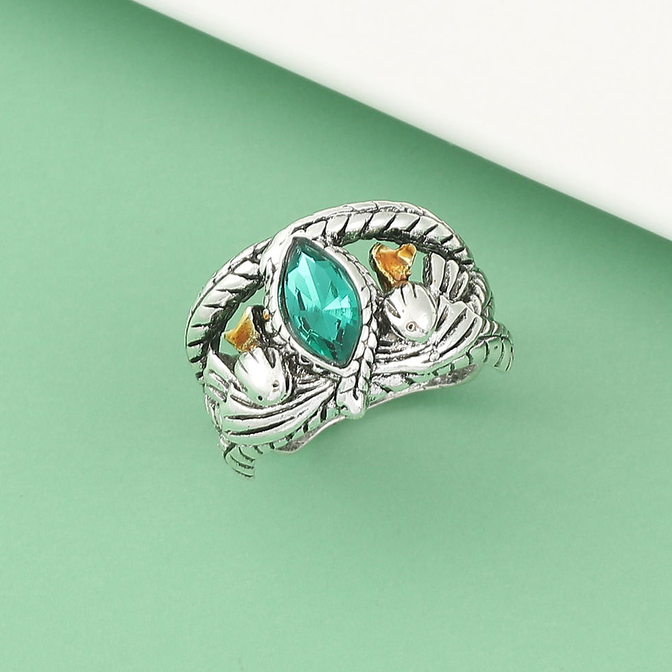 Thumbnail: Emerald Crown Ring 