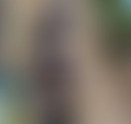 Дети пропалывали огурцы и поливали.