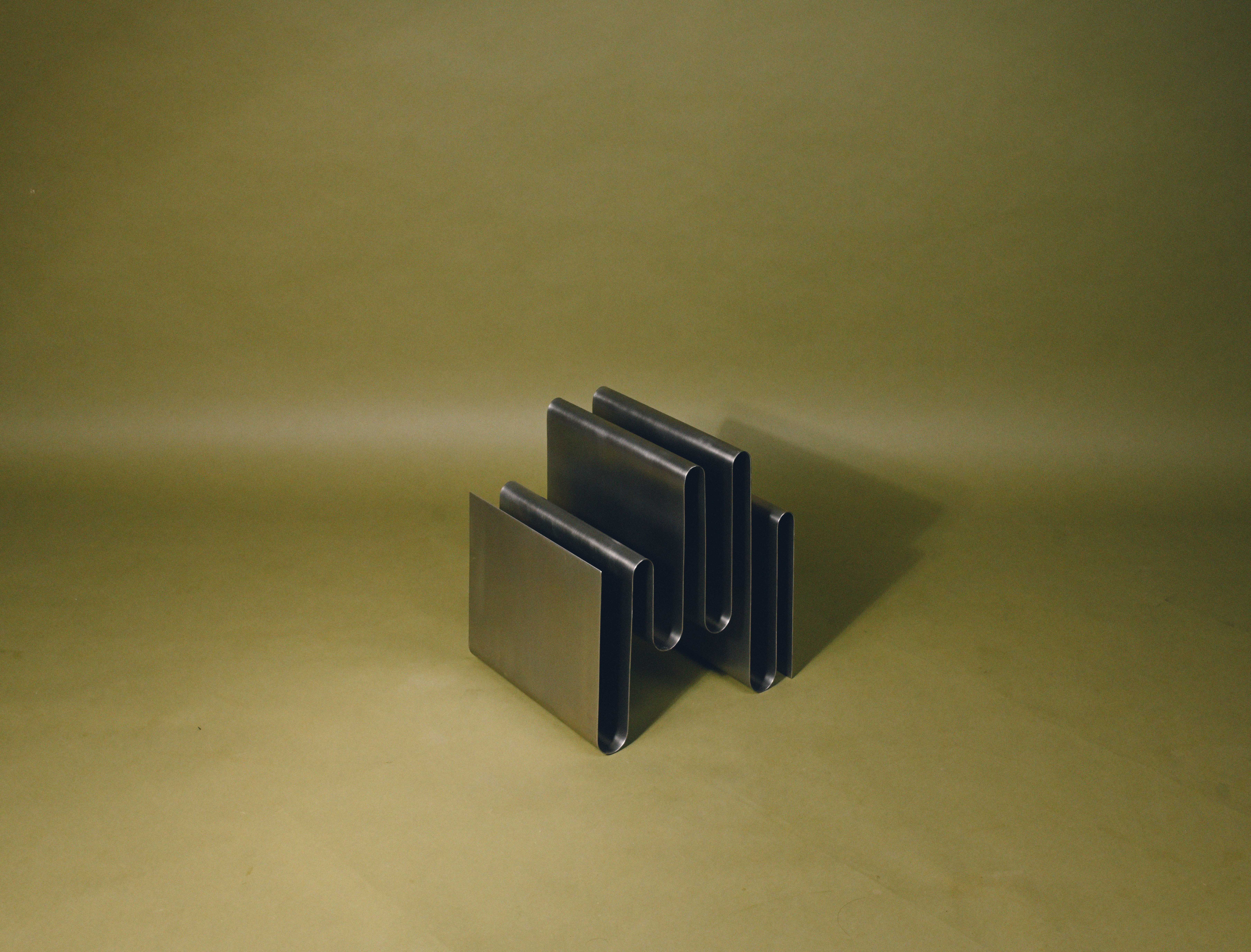 contemporary-magazine-storage-holder.jpg