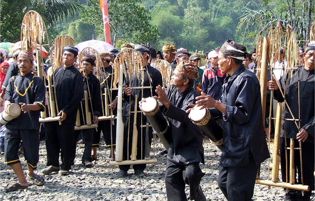 Seni Tradisional Banten Angklung Buhun