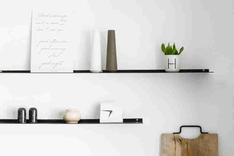 מדפים למטבח בעיצוב מינימליסטי, מתאימים לדקורציה, כוסות, תה-קפה-סוכר וכו'. ישדרגו את המטבח שלכם!