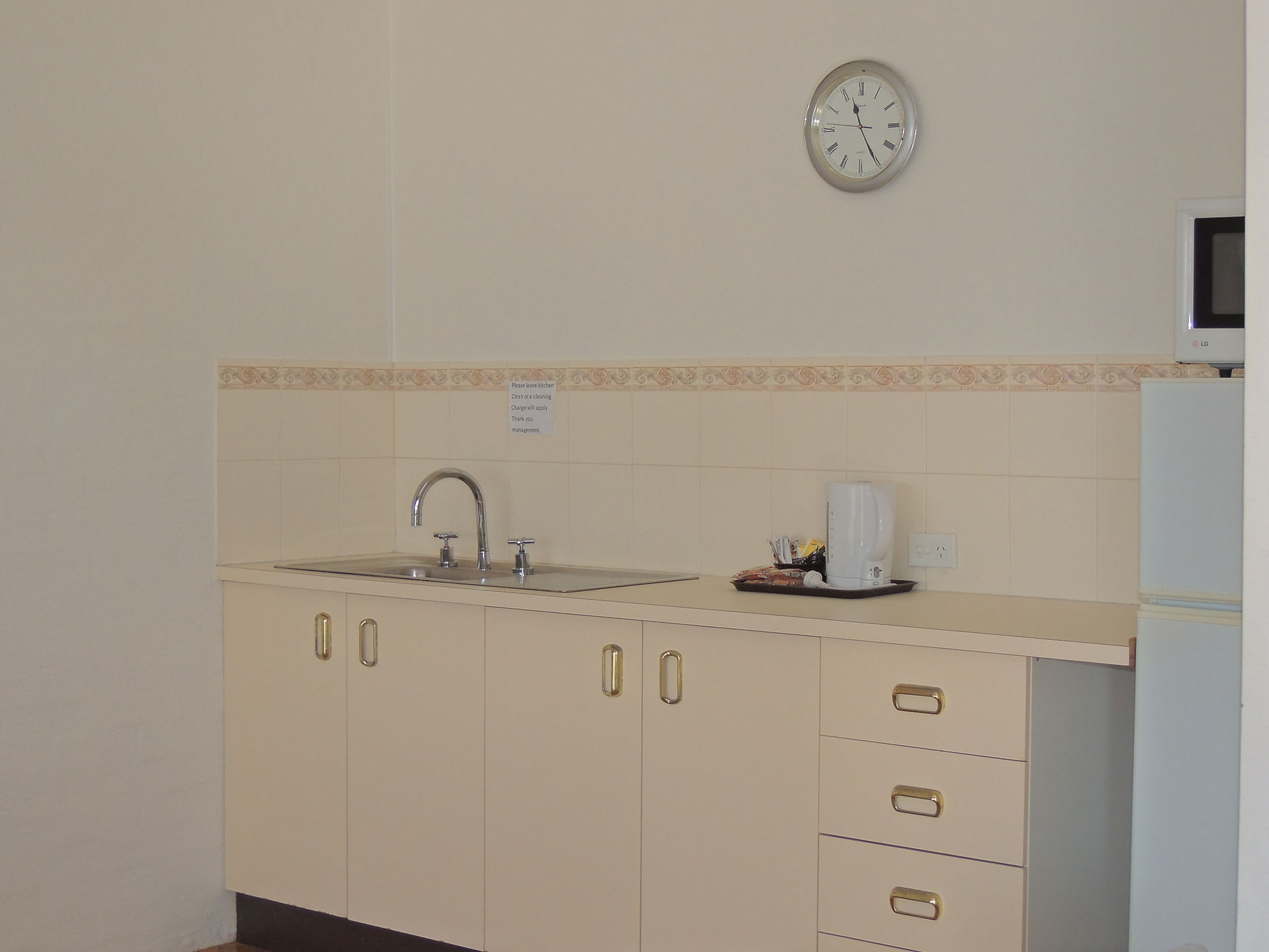 2 bedroom suite | kitchenette