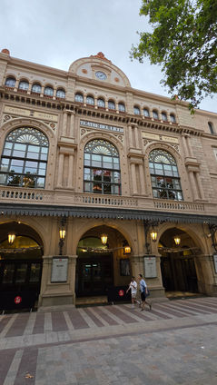 Das historische Gran Teatre del Liceu an der berühmten Flaniermeile La Rambla in Barcelona.