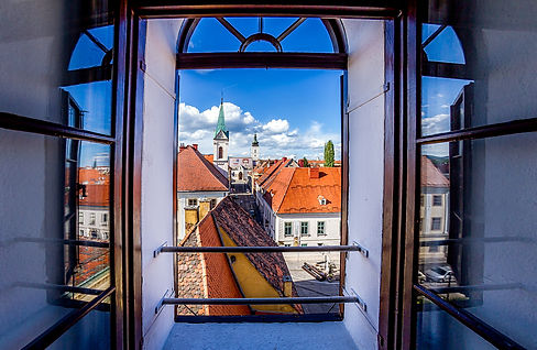 Zagreb-view from Lotrscak tower- author