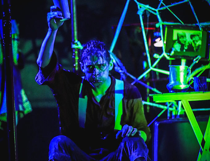 Copia de M8 DOSSIER 2025 (11)_edited.jpg