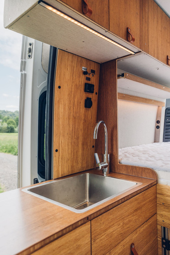 zabudowa kampera kuchnia
campervan conversion kitchen 