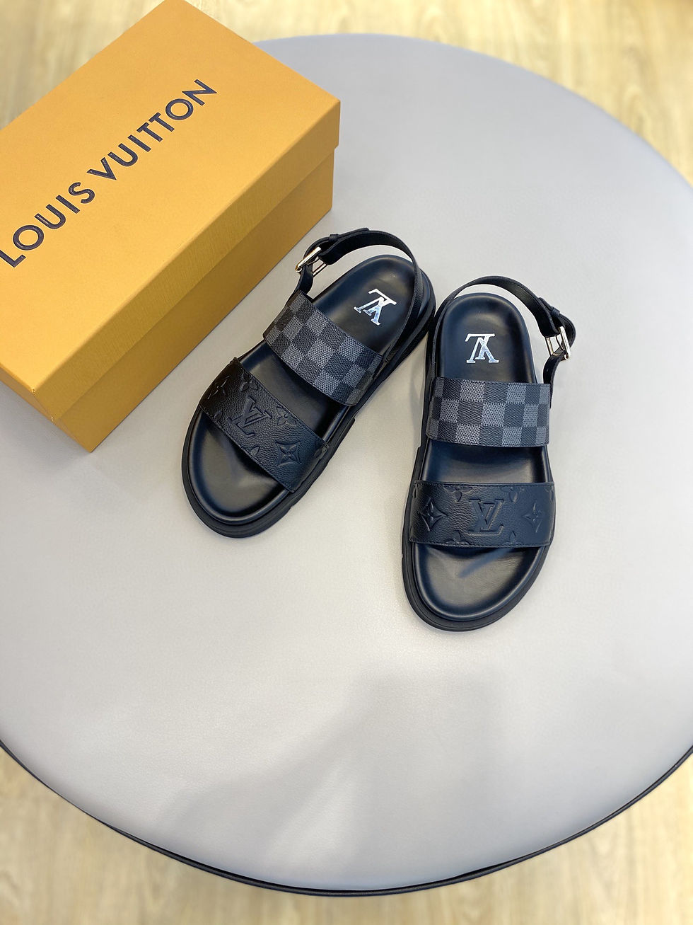 Thumbnail: LOUIS VUITTON SANDAL 