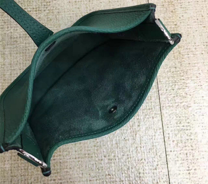 Thumbnail: HERMES Evelyne Leather Bag