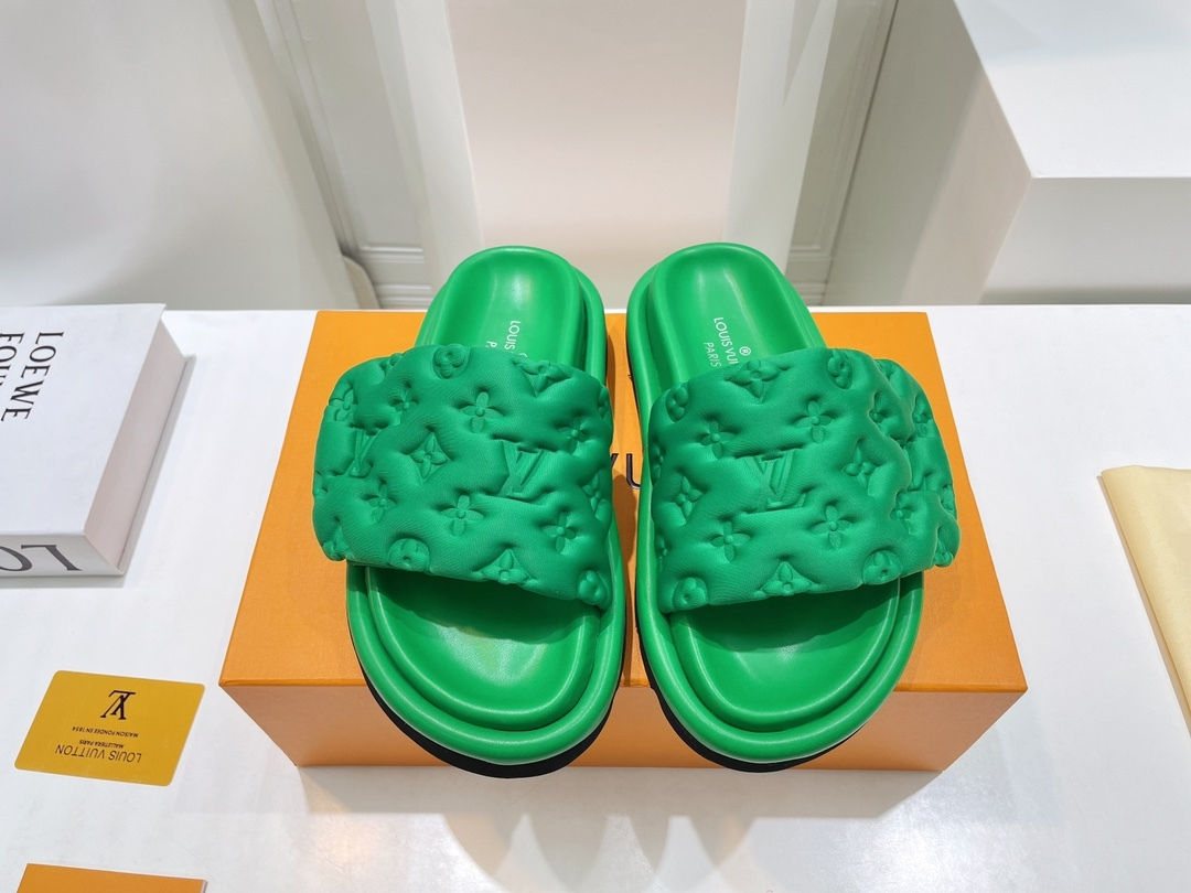 LOUIS VUITTON SLIDE 