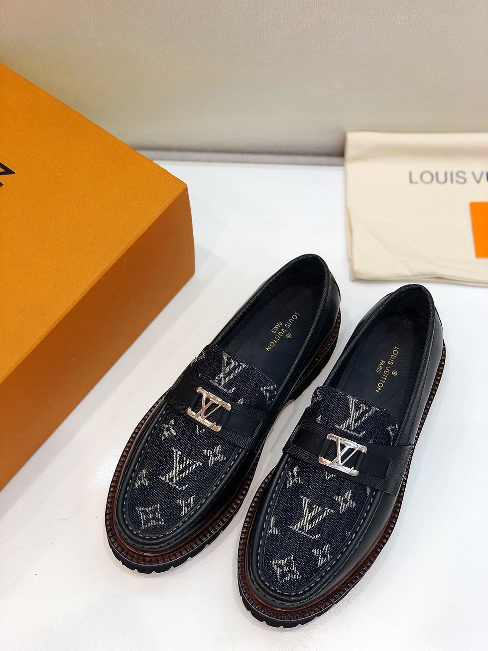 Thumbnail: LOUIS VUITTON SHOE