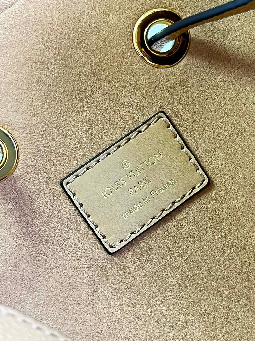 Thumbnail: LOUIS VUITTON BUCKET BAG