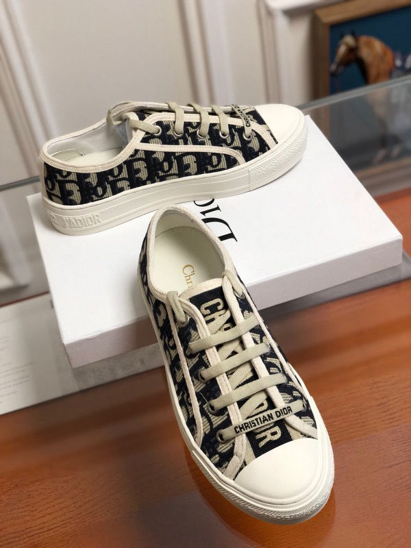 Thumbnail: DIOR Sneakers 