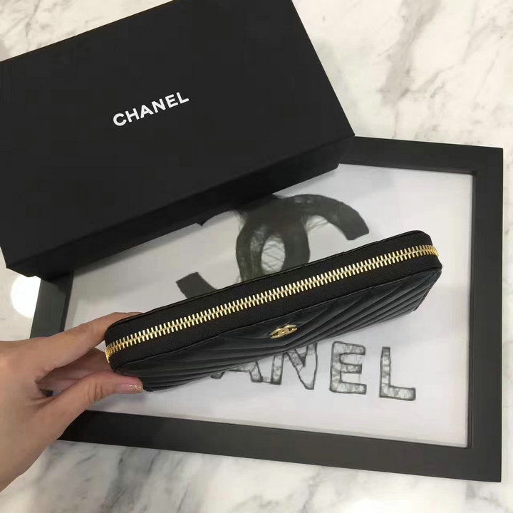 Thumbnail: CHANEL Claasic Leather Wallet