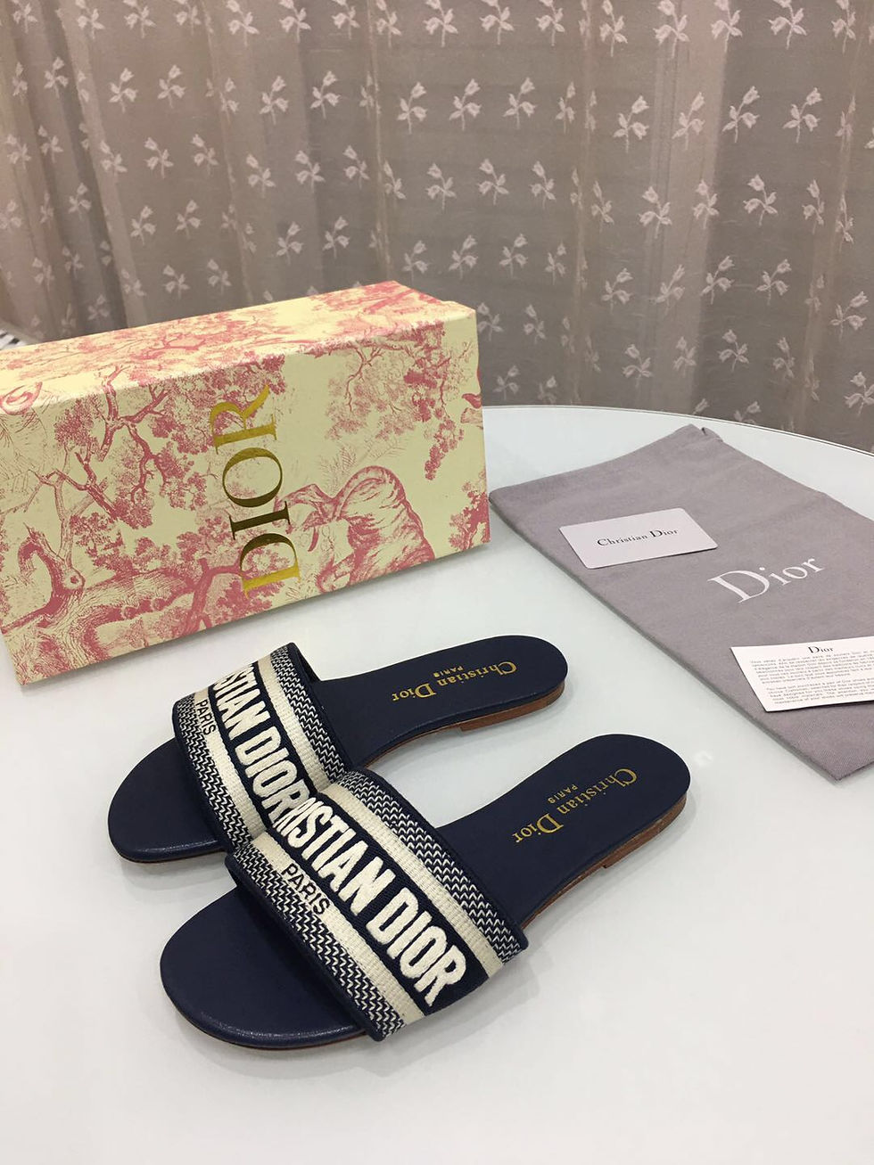 Thumbnail: DIOR SLIDE 