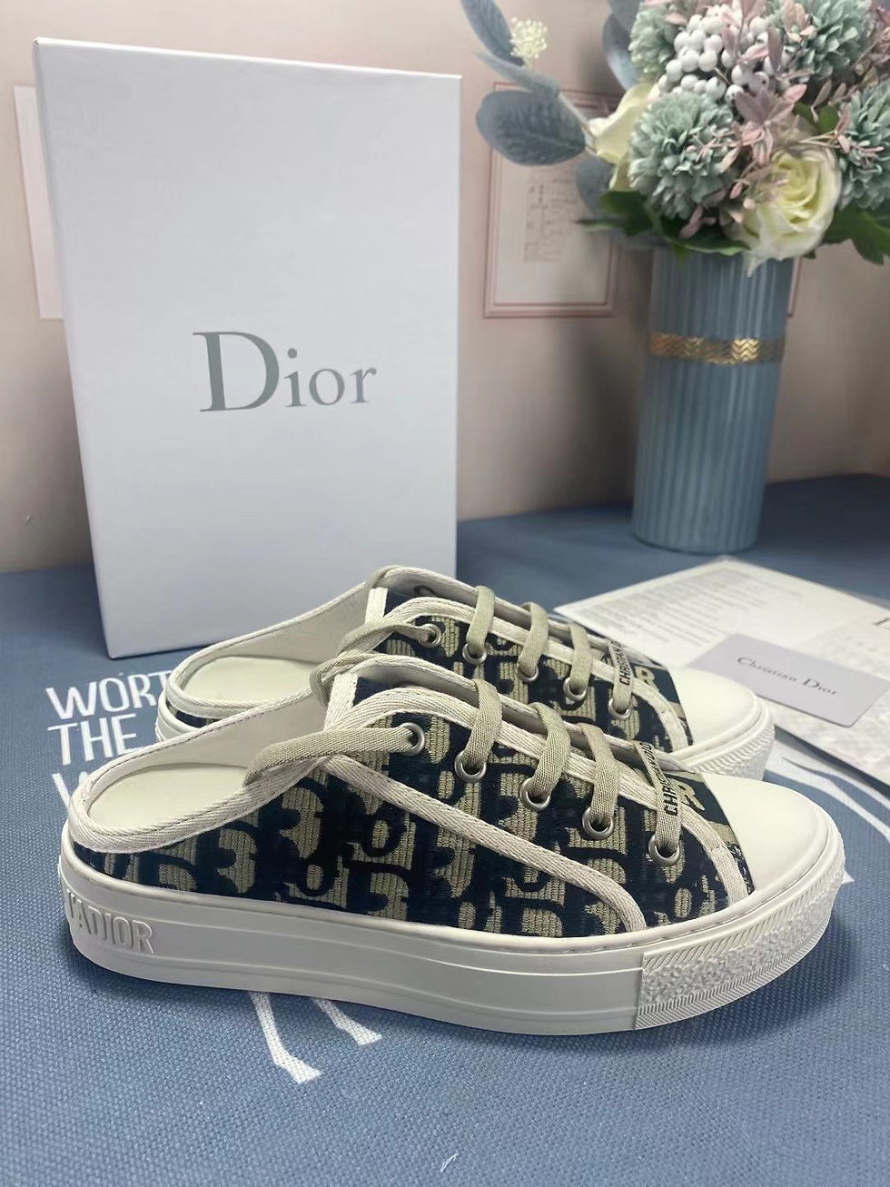 Thumbnail: DIOR Sneakers 