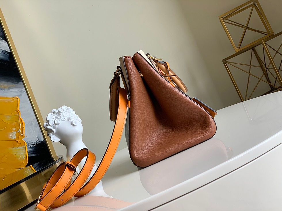 Thumbnail: LOUIS VUITTON Shoulder Bag