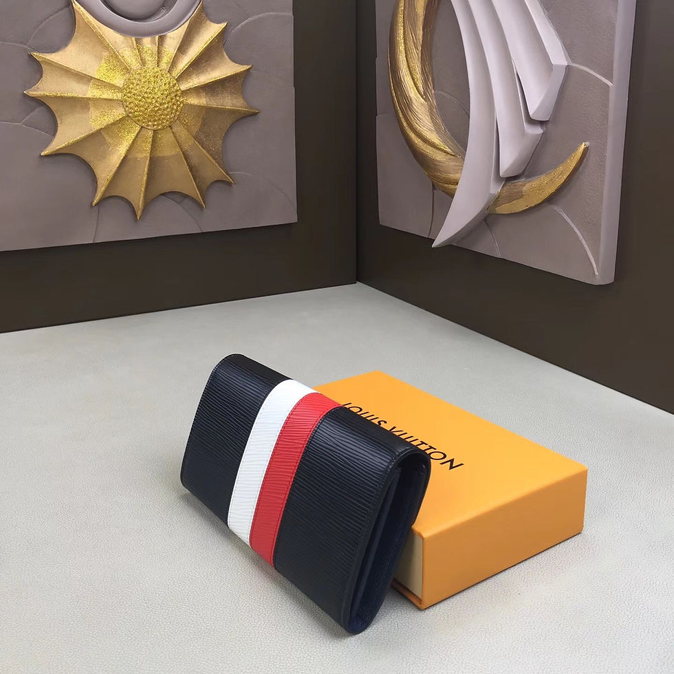 Thumbnail: LOUIS VUITTON Monogram Leather Wallet