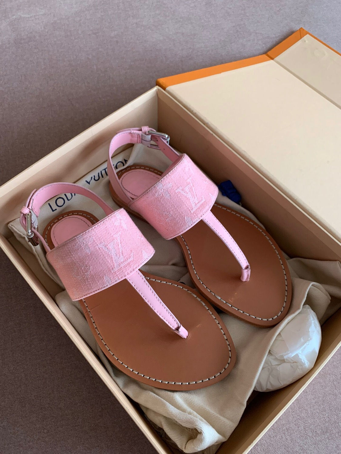 LOUIS VUITTON Sandal