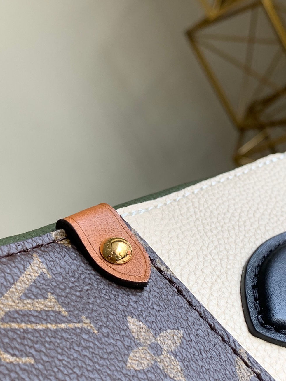 Thumbnail: LOUIS VUITTON Shoulder Bag