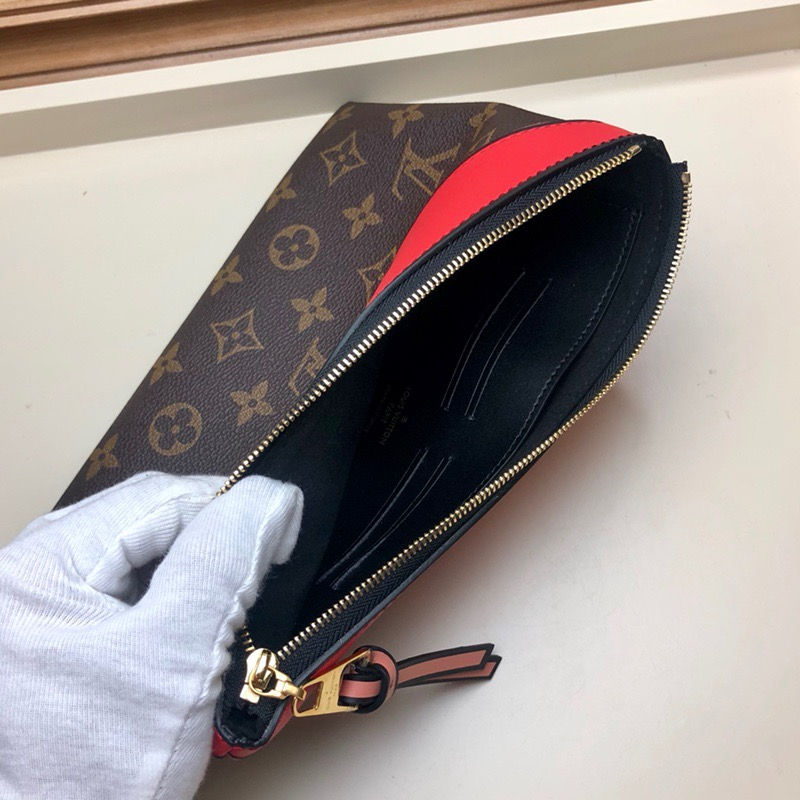 Thumbnail: LOUIS VUITTON  Leather Purse