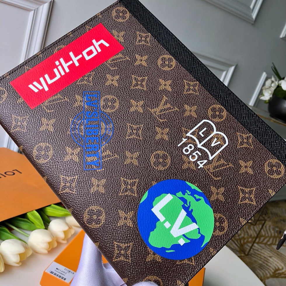 Thumbnail: LOUIS VUITTON POUCH