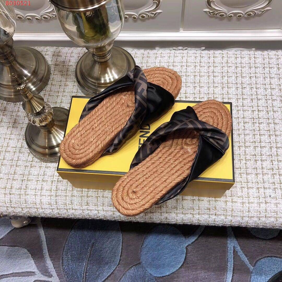 FENDI Leather Slippers