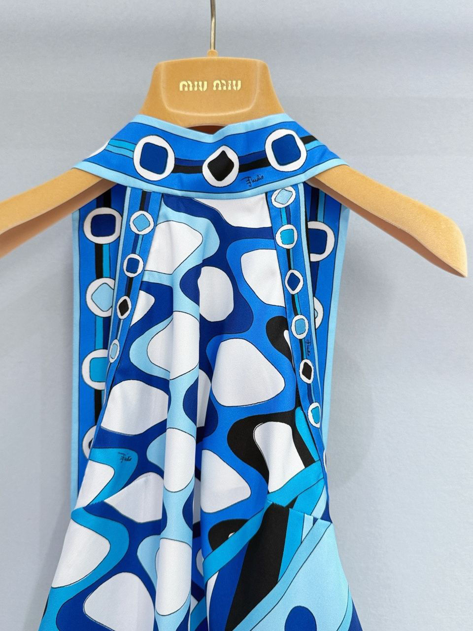 Thumbnail: Emilio Pucci Vivara Print Women's Multicolor Sleeveless Blue Top