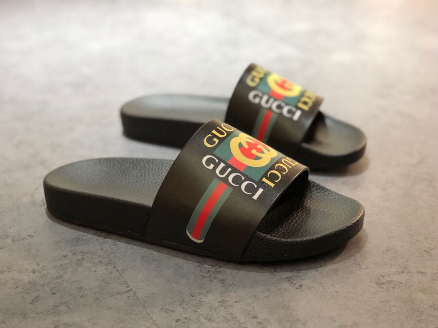 Thumbnail: GUCCI Leather Slippers