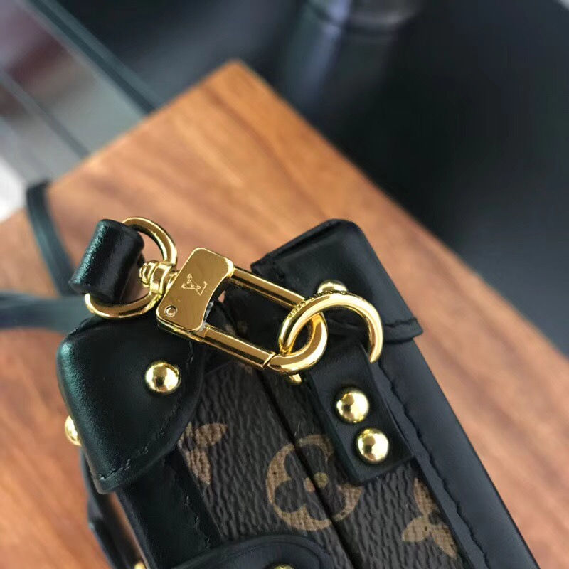 Thumbnail: LOUIS VUITTON Petite Malle