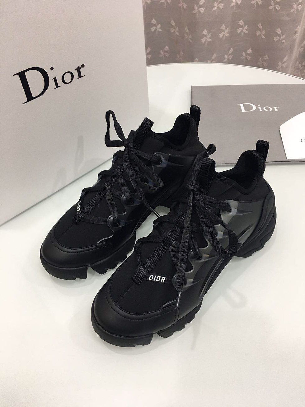 Thumbnail: DIOR Sneaker