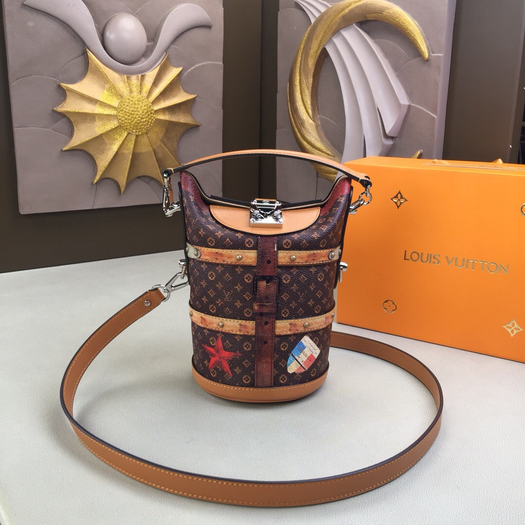 LOUIS VUITTON DUFFLE BAG