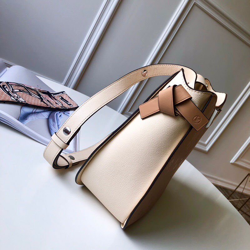 Thumbnail: LOUIS VUITTON VERY HOBO