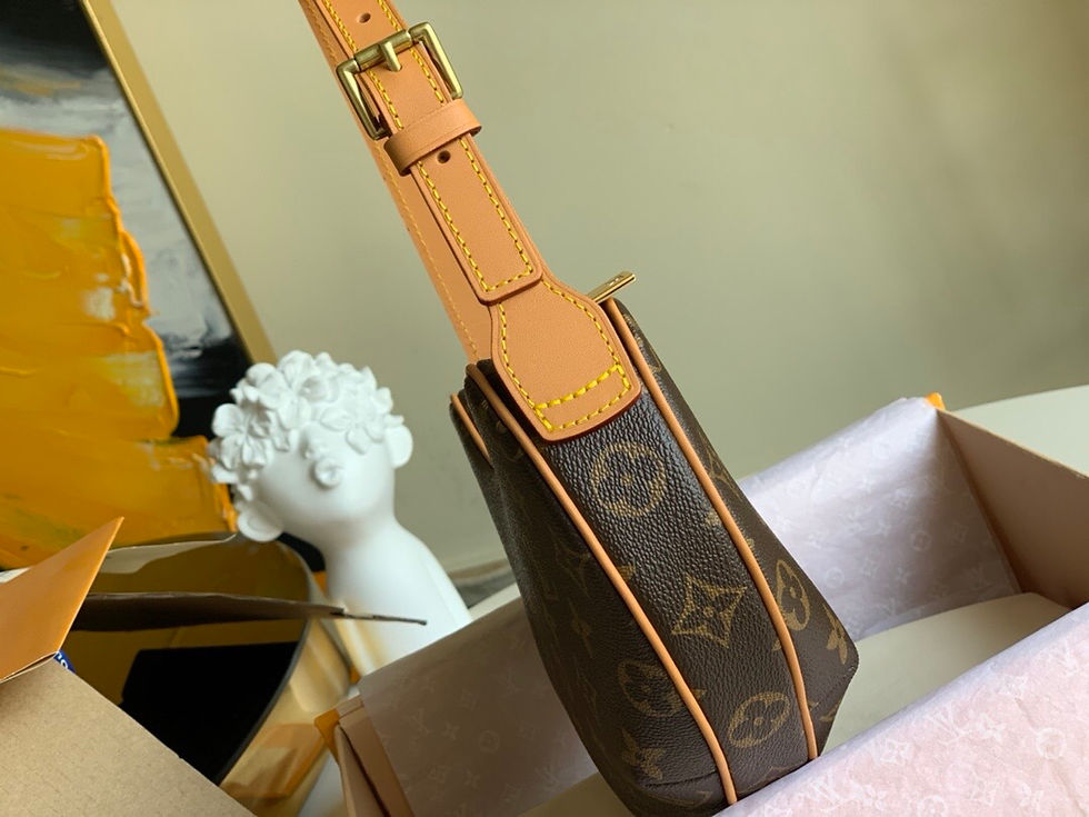 Thumbnail: LOUIS VUITTON Shoulder Bag 