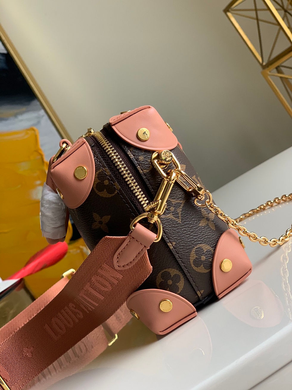 Thumbnail: LOUIS VUITTON Crossbody Bag