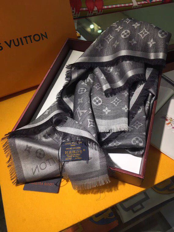 Thumbnail: LOUIS VUITTON Scarves