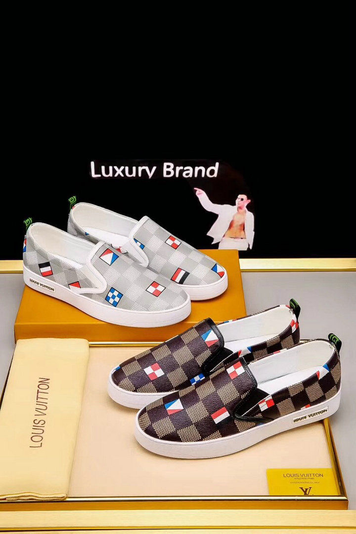 Thumbnail: LOUIS VUITTON Mens Sneakers