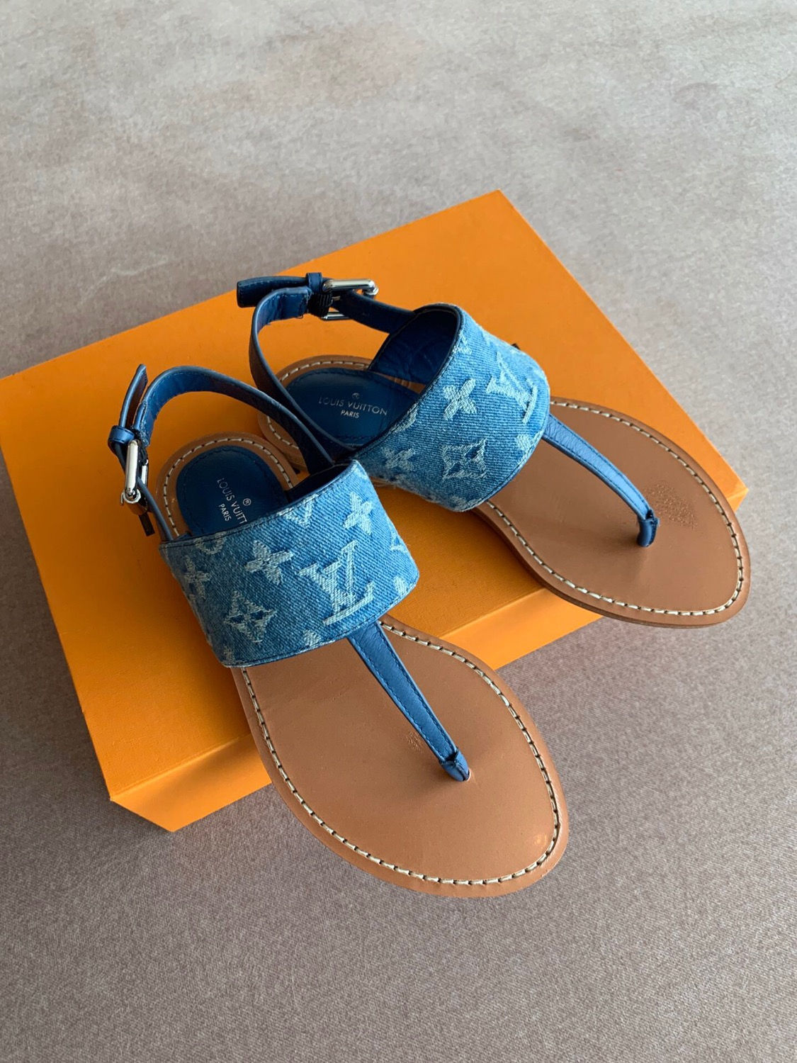 LOUIS VUITTON Sandal