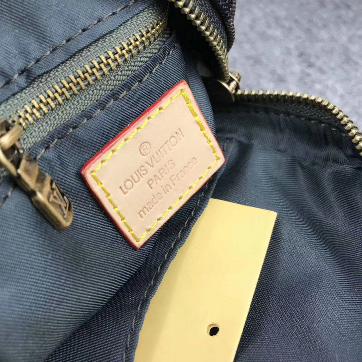 Thumbnail: LOUIS VUITTON Camouflage Crossbody Mini Bag