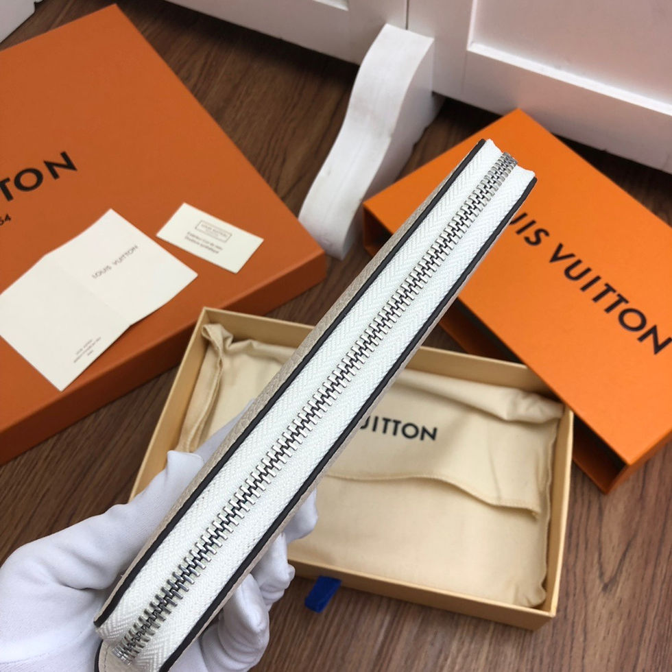 Thumbnail: LOUIS VUITTON ZIPPY WALLET