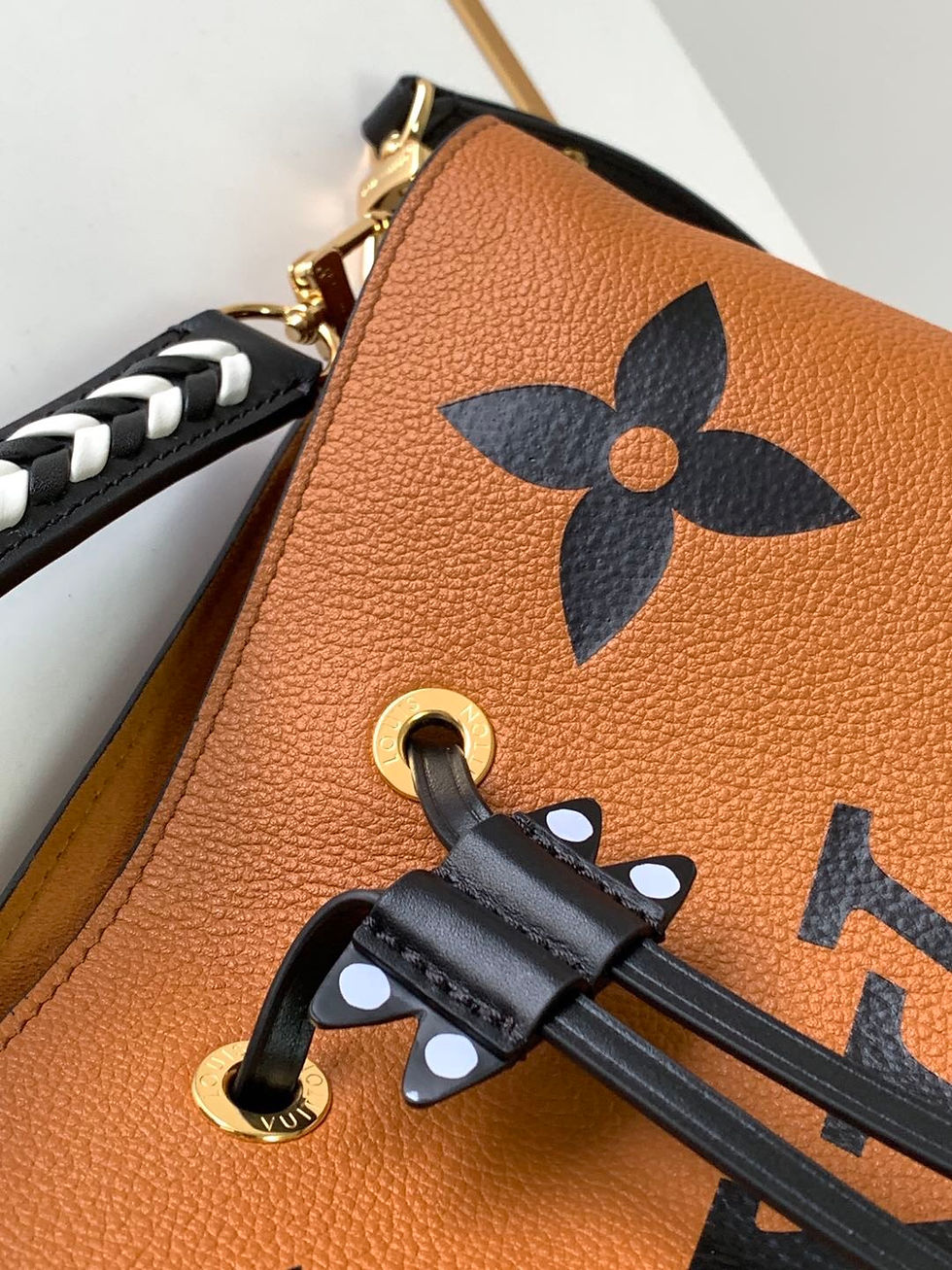 Thumbnail: LOUIS VUITTON Bucket Bag