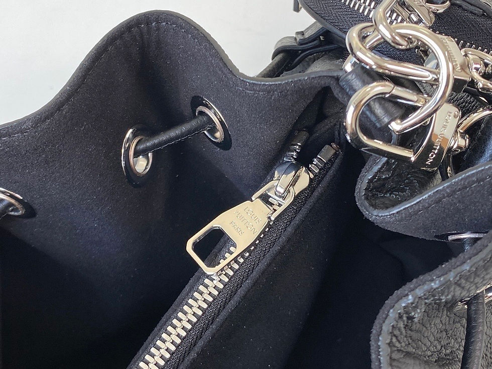 Thumbnail: LOUIS VUITTON Shoulder Bag 