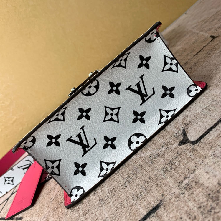 Thumbnail: LOUIS VUITTON SPRING STREET