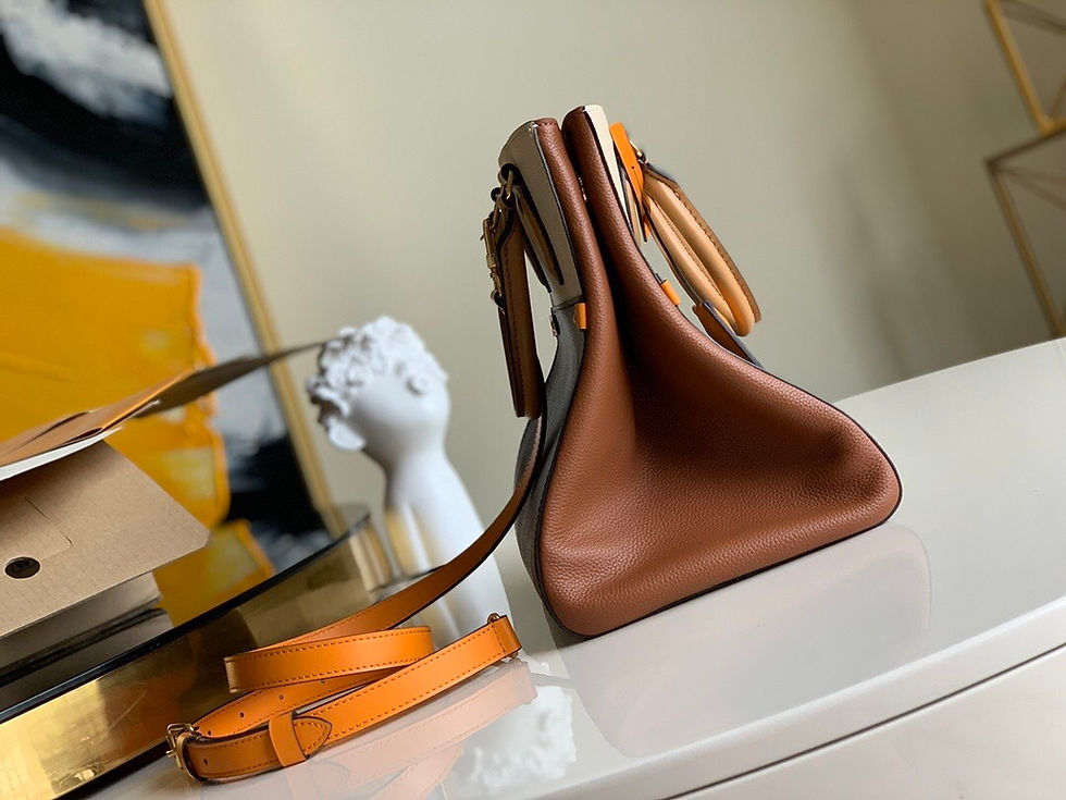 Thumbnail: LOUIS VUITTON Shoulder Bag