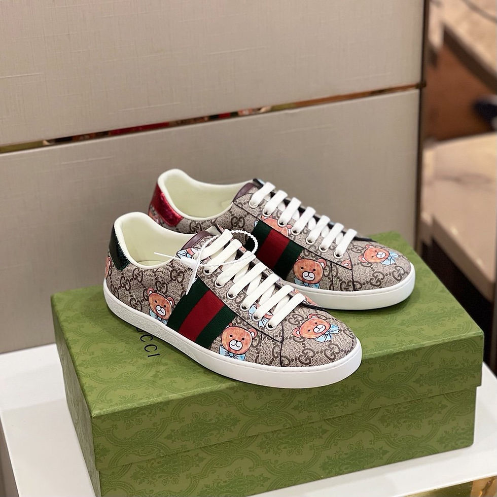 Thumbnail: GUCCI Ace Enbroidered Leather Sneaker