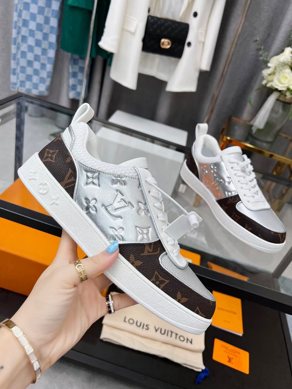 Thumbnail: LOUIS VUITTON SNEAKERS