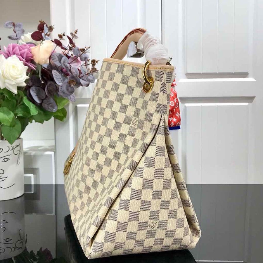 Thumbnail: LOUIS VUITTON Shoulder Bag