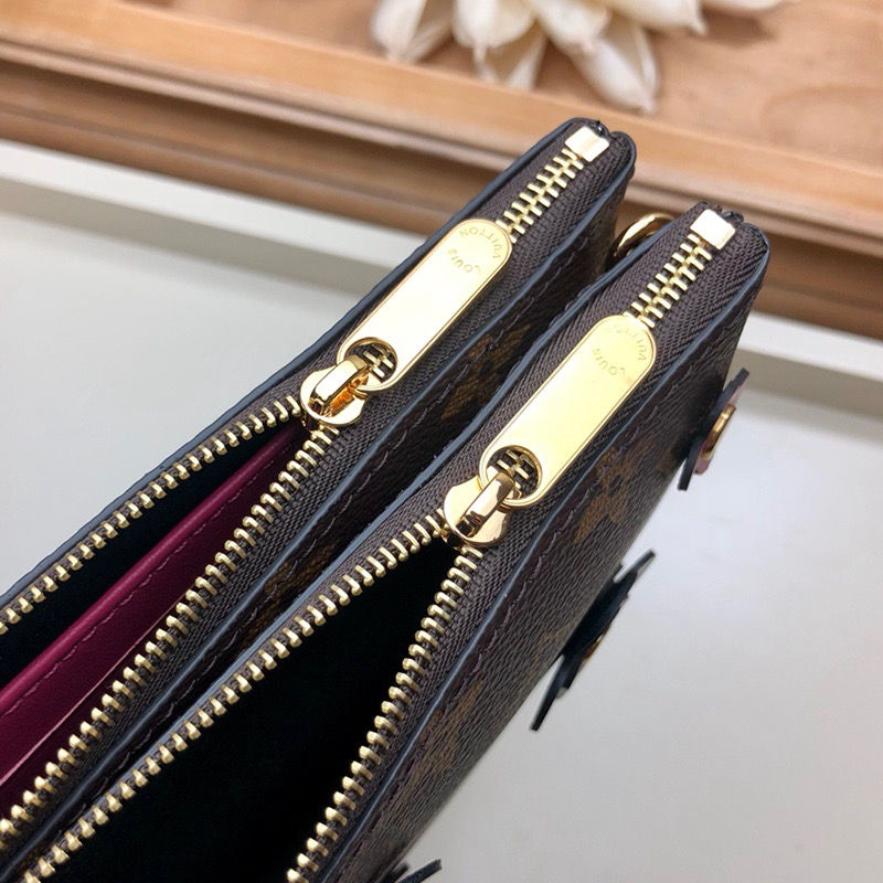 Thumbnail: LOUIS VUITTON Leather Purse